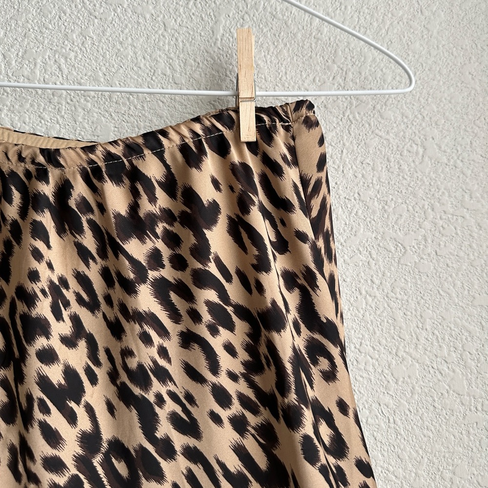 LEOPARD MIDI SKIRT